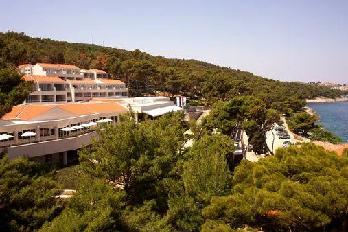 Das 4-Sterne-Vitalhotel Punta startet am 17. März in die Sommersaison Erholung vor Kroatien in Sicht Bild: Das 4-Sterne-Vitalhotel Punta startet am 17. März in die Sommersaison Erholung vor Kroatien in Sicht