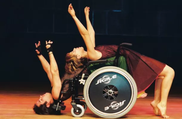 Bild: Mit DIN A 13 tanzcompany andere Kulturen durch Tanz erleben - Kölner Ensemble ermöglicht Zugang zu aktuellem Tanzprojekt