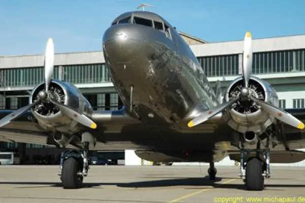 "Mister Wowereit - Don't close Tempelhof Airport down" Bild: "Mister Wowereit - Don't close Tempelhof Airport down"