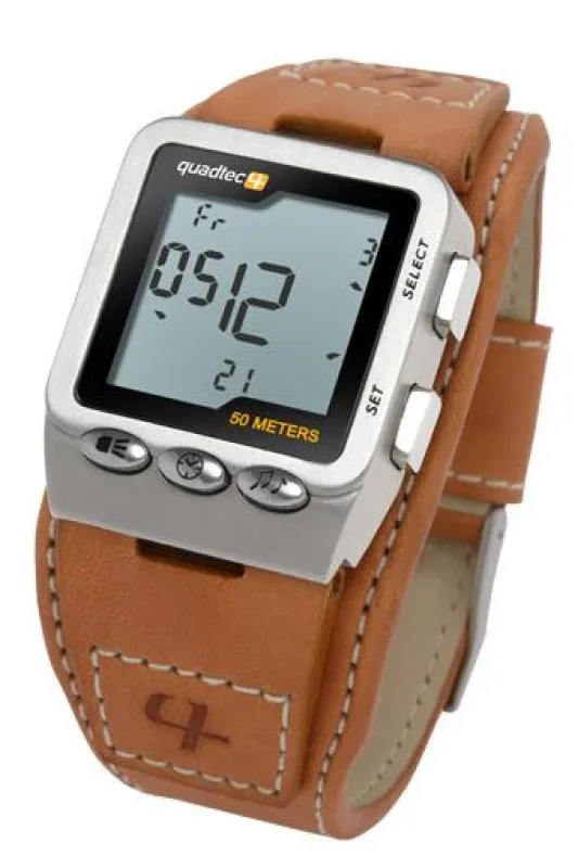 QUADTEC-Designeruhr mit braunem Armband