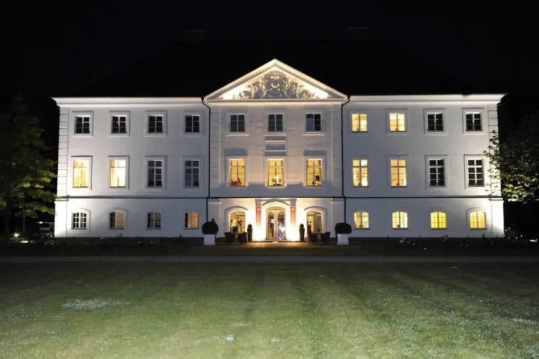 Bild: Das Außergewöhnliche genießen – Weihnachten und Silvester im Hotel schlossgut gross schwansee