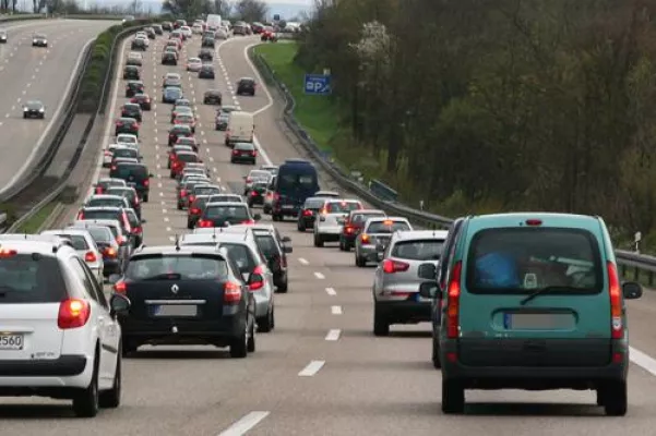 Bild: Mehr Verkehr zum Tag der Arbeit