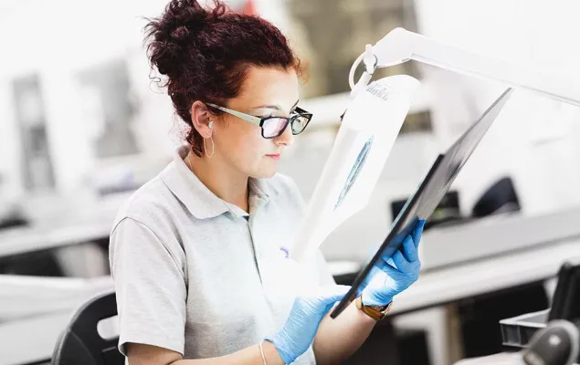 Bild: PRECISION MICRO auf der Präzisionsmesse 2018 - Neue Markenidentität für den Ätzspezialisten