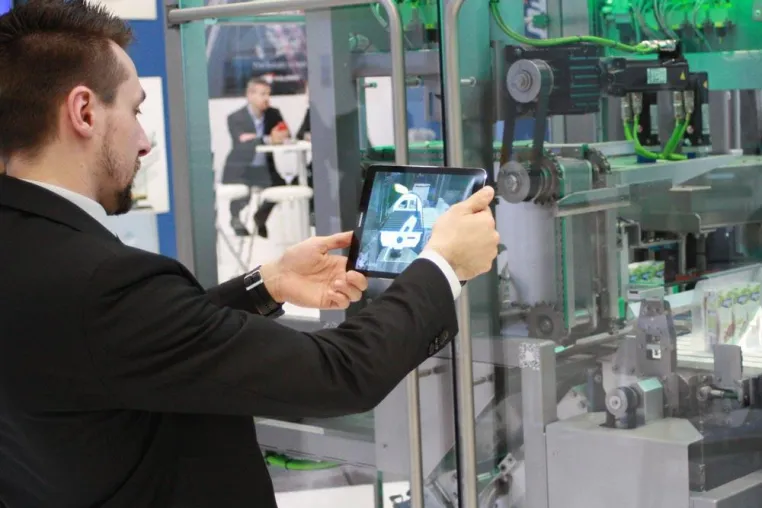 Bild: Mixed Reality – Messebesucher mit Mixed Reality begeistern