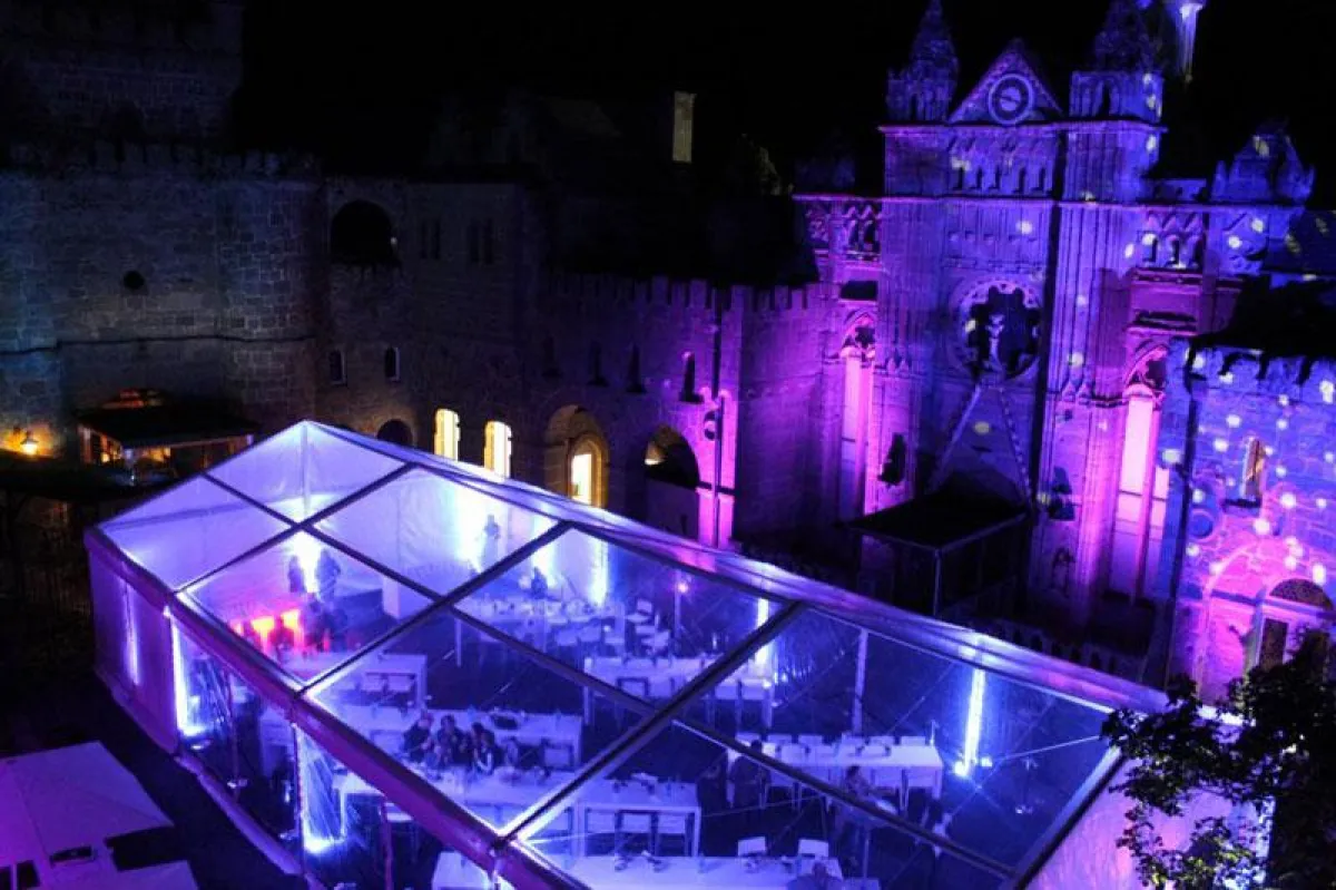 Abendveranstaltung auf der Löwenburg (Foto: Party Rent)