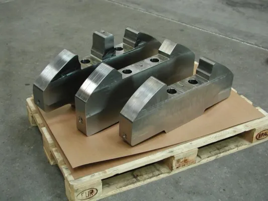 Bild: Werkstücke für deutschen Motorenlieferanten: Präzision und Qualität – CIMPRO macht’s vor!