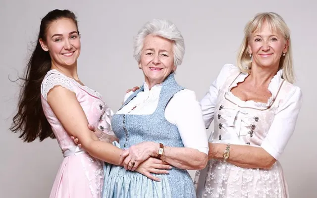 Bild: Zum Muttertag: LIMBERRY mit Tochter-Mutter-Oma-Fotoshoot als Auftakt der “Generation L” - Kampagne