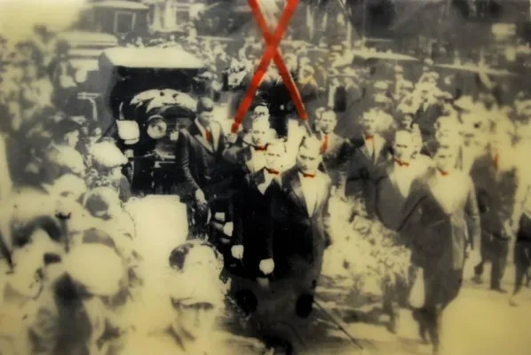 Der Lo Giudice Code oder „Im Schutzanzug auf den Spuren der Cosa Nostra“ Bild: Der Lo Giudice Code oder „Im Schutzanzug auf den Spuren der Cosa Nostra“