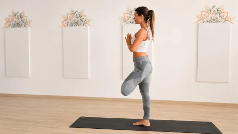 Bild: Cornelia Koch-Beyer zeigt: Yoga ist für alle da