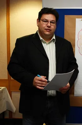 Bild: Christian Pirker referiert auf der Fachtagung Qualitätsmanagement in der Pflege