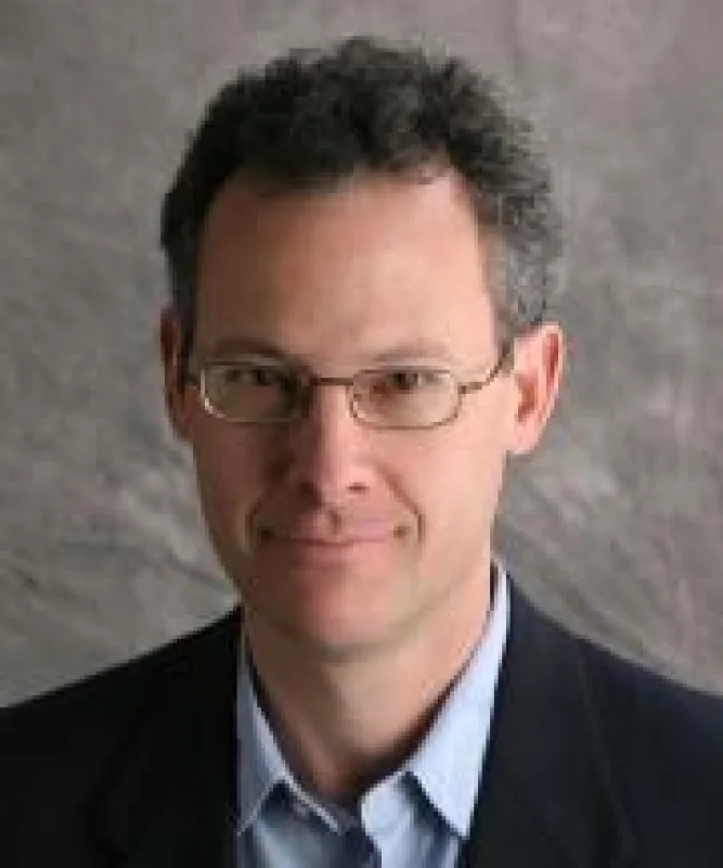 Branchenexperte Nicholas Carr spricht auf dem ConventionCamp zu Zukunftsthemen.
