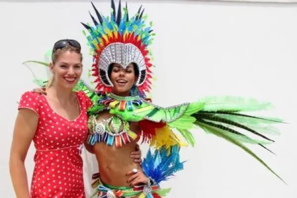 Bild: 33. Tier: Mit Fernanda Brandao beim Karneval in Rio