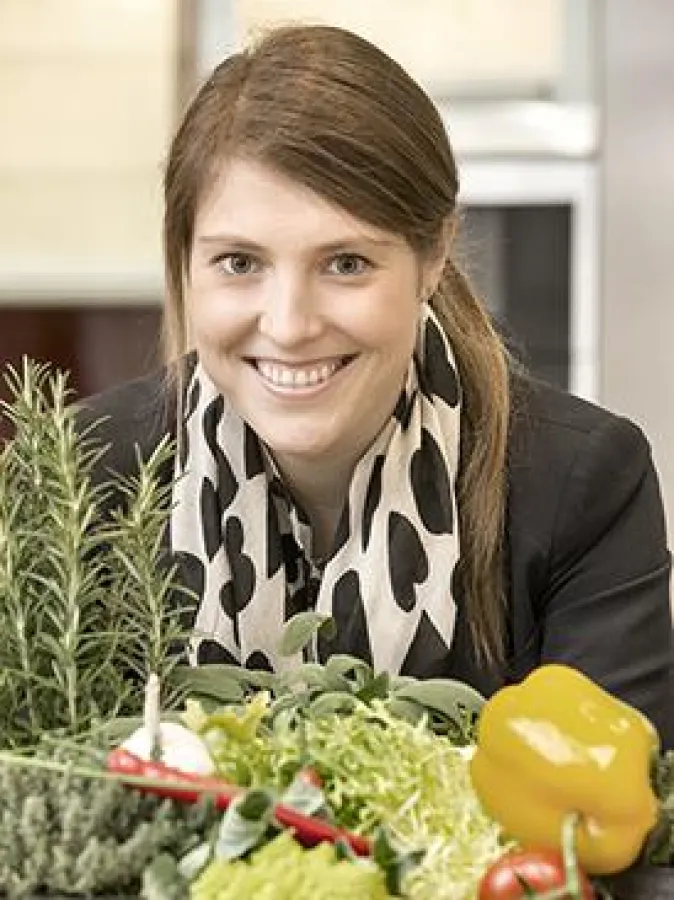 Laura Figura zeichnet für die Schul- und Kitaverpflegung verantwortlich.    © Holger Bernert