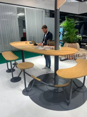 Einführung des Seamless Bar Seater: Mehr als ein Hochtisch - Innovatives Design für flexible Treffpunkte Bild: Einführung des Seamless Bar Seater: Mehr als ein Hochtisch - Innovatives Design für flexible Treffpunkte