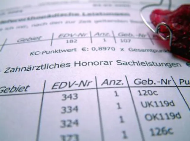 Gesundheitsfragen in der Zahnzusatzversicherung Bild: Gesundheitsfragen in der Zahnzusatzversicherung