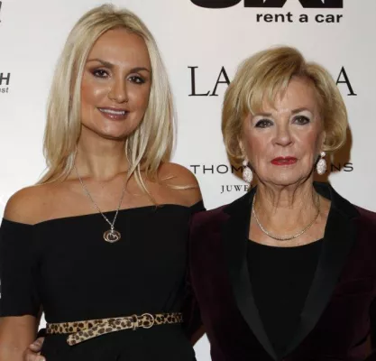 Bild: Power-Frauen beim Christina Duxa Couture Ladies Lunch