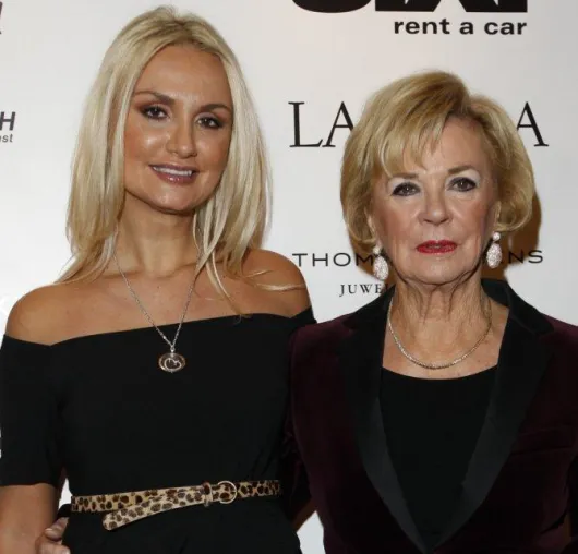 Bild: Power-Frauen beim Christina Duxa Couture Ladies Lunch