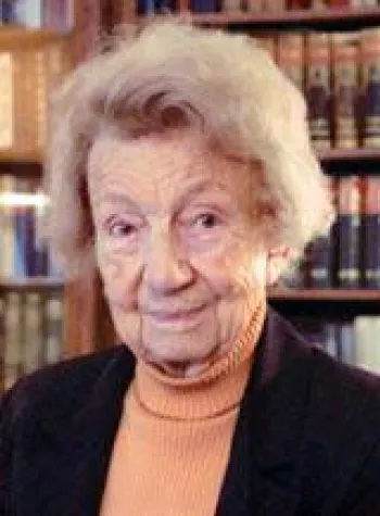 Bild: Ilse Pohl erhält besondere Ehrung durch Stadt Dreieich