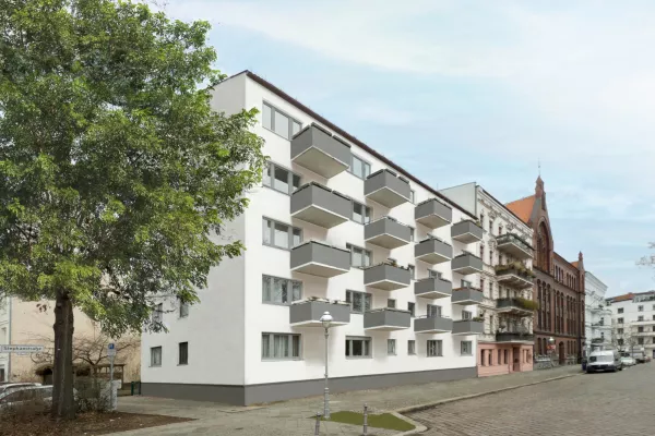 spreewater erweitert Bestandsportfolio um renditestarkes Mehrfamilienhaus in Berlin-Mitte Bild: spreewater erweitert Bestandsportfolio um renditestarkes Mehrfamilienhaus in Berlin-Mitte