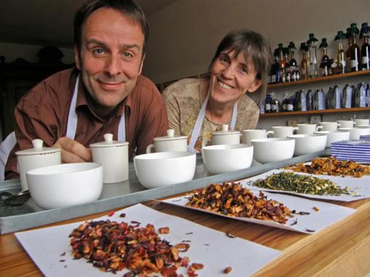 Inhaberin Theresia Ducke mit Bruder  Johannes Hess