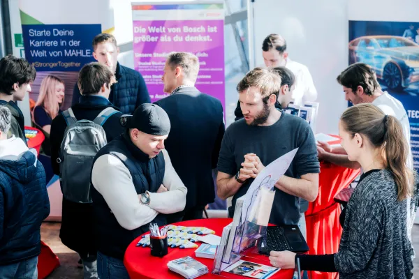 Bild: „Rüstzeug für die berufliche Laufbahn erwerben“ 