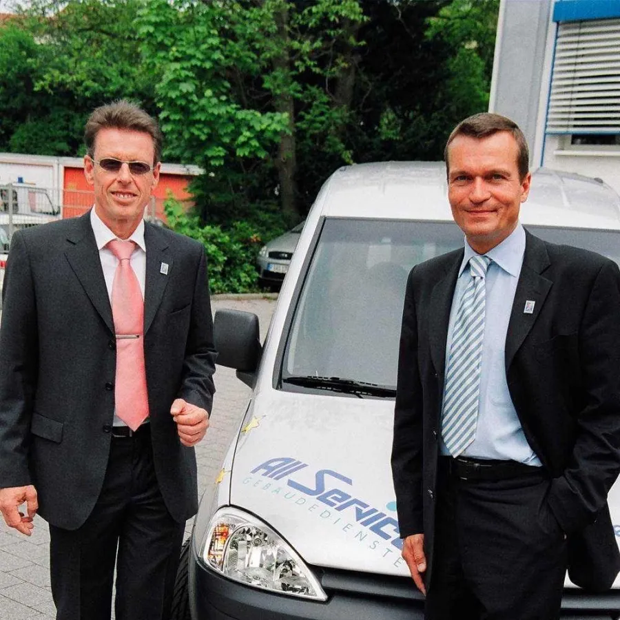 Klaus Fromm und Oliver Munzel, Geschäftsführer der All Service Gebäudedienste GmbH