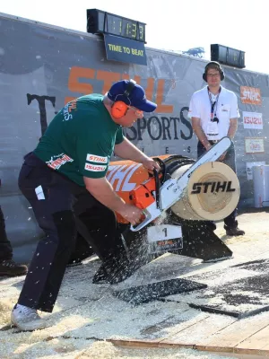 Sportholzfäller kämpfen beim Rhön Cup um die Qualifikation zur Deutschen Meisterschaft Bild: Sportholzfäller kämpfen beim Rhön Cup um die Qualifikation zur Deutschen Meisterschaft