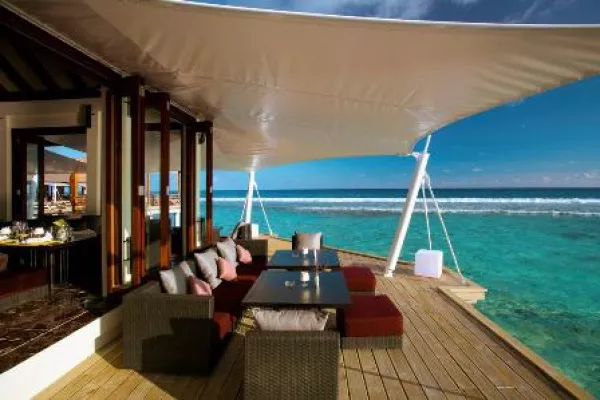 Bild: Michelin Sterne strahlen über dem Atmosphere Kanifushi Malediven