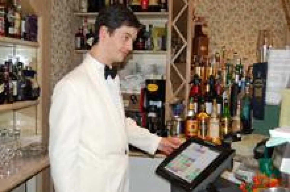 TCPOS Kassensystem in der Bar vom Villa Principe Leopoldo