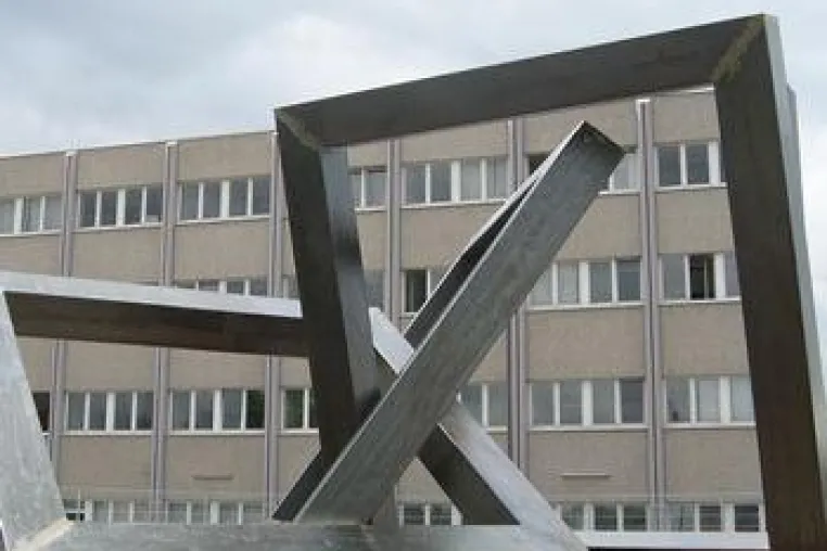 „Tanzende Quadrate“ in Brühl/Baden Bild: „Tanzende Quadrate“ in Brühl/Baden