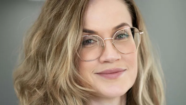 Bild: KI und Sicherheit im Fokus - Prof. Dr.-Ing. Alexandra Dmitrienko erforscht beides