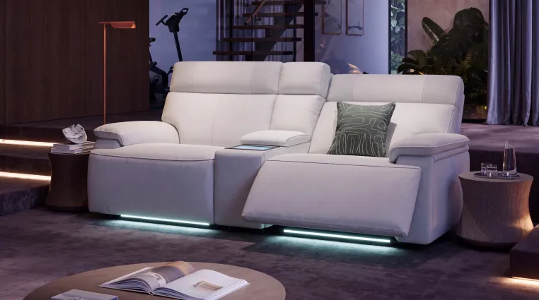 Stilo Kinosofa: Der 2-Sitzer für den perfekten Filmabend zu zweit Bild: Stilo Kinosofa: Der 2-Sitzer für den perfekten Filmabend zu zweit