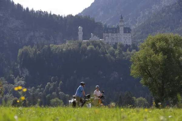 Bild: Saisonstart in Schwangau: Drachenflieger, Radfreunde & Naturliebhaber kommen voll auf ihre Kosten
