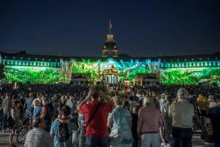 Bild: Die Karlsruher SCHLOSSLICHTSPIELE kehren vom 28. Juli bis 9. September zurück