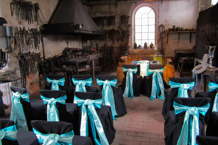 Heirate lieber ungewöhnlich: Erstaunliche Hochzeitsorte in Saale-Unstrut Bild: Heirate lieber ungewöhnlich: Erstaunliche Hochzeitsorte in Saale-Unstrut