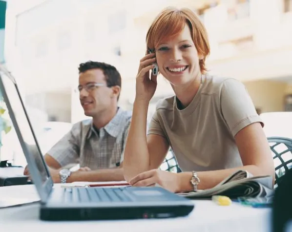 Bild: Kosten sparen mit flexiblen Arbeitsplätzen