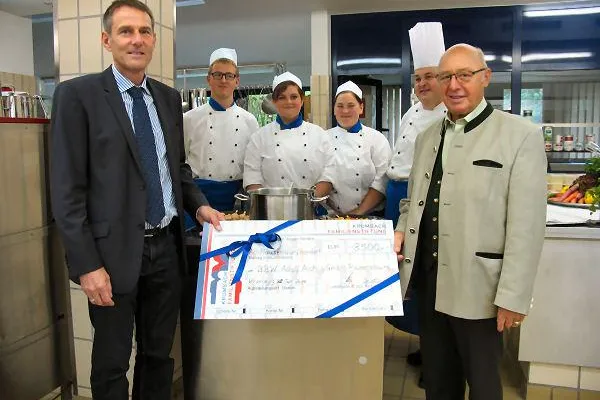 Krumbach Familienstiftung unterstützt Ausbildung im Berufsbildungswerk Adolf Aich Bild: Krumbach Familienstiftung unterstützt Ausbildung im Berufsbildungswerk Adolf Aich