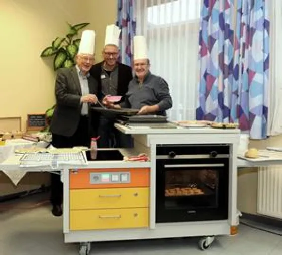 Bürgerstiftung Erlangen: Spendenübergabe im AWO Sozialzentrum Bild: Bürgerstiftung Erlangen: Spendenübergabe im AWO Sozialzentrum