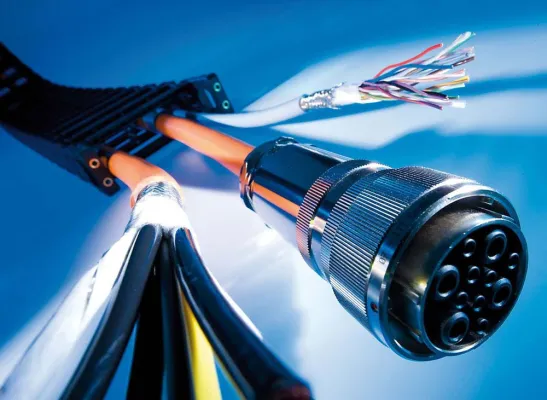 Bild: Wer Energieführungskette sagt, meint auch die Energieträger in Form von Leitungen