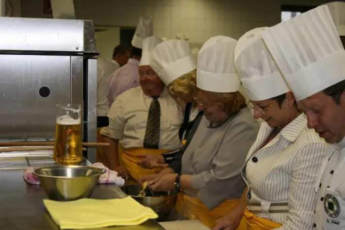 Bild: Stöckchen-Reisen erstellt Programme für Betriebs-, Büro- und Vereinsausflüge