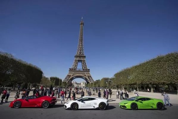 Bild: Waldorf Astoria und Lamborghini starten auch 2017 durch