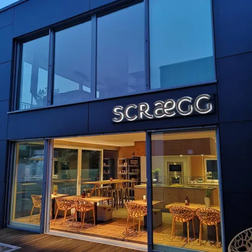 SCRAEGG feiert einjähriges Bestehen mit Investition in die Zukunft Bild: SCRAEGG feiert einjähriges Bestehen mit Investition in die Zukunft
