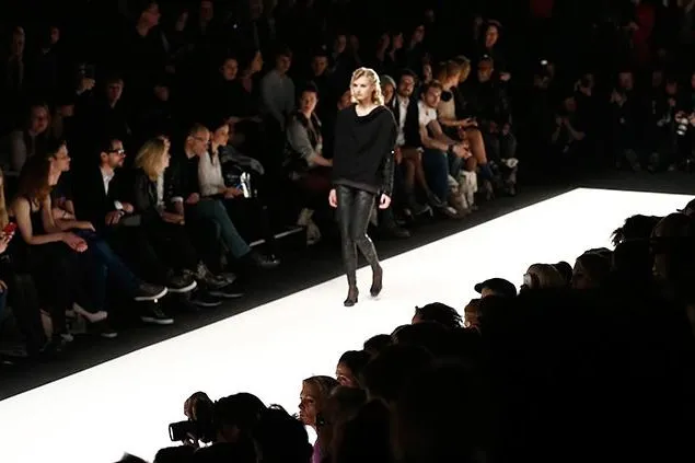 Bild: PETER KAISER erobert den Laufsteg auf der Berlin Fashion Week