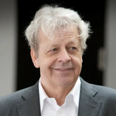 Bild: Polnischer Architekturpreis an RKW Düsseldorf / Wojtek Grabianowski erhält Giovanni Battista di Quadro Preis