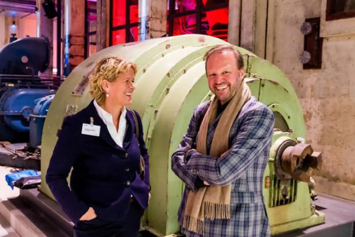 Feiern Premiere: Christiane Schmid, GF VAGEDES & SCHMID und Tom Koperek, GF Grand Hall ZOLLVEREIN®