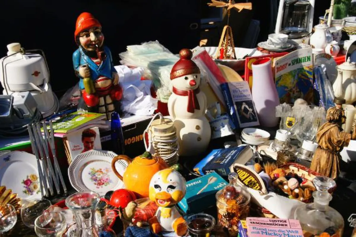 Trödel- und Antikmarkt Aachener Platz / Foto A. Korff