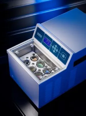 Bild: Ultraschall-Gerät mit Kühlung für den Einsatz in der Pathologie und in Analyselaboren