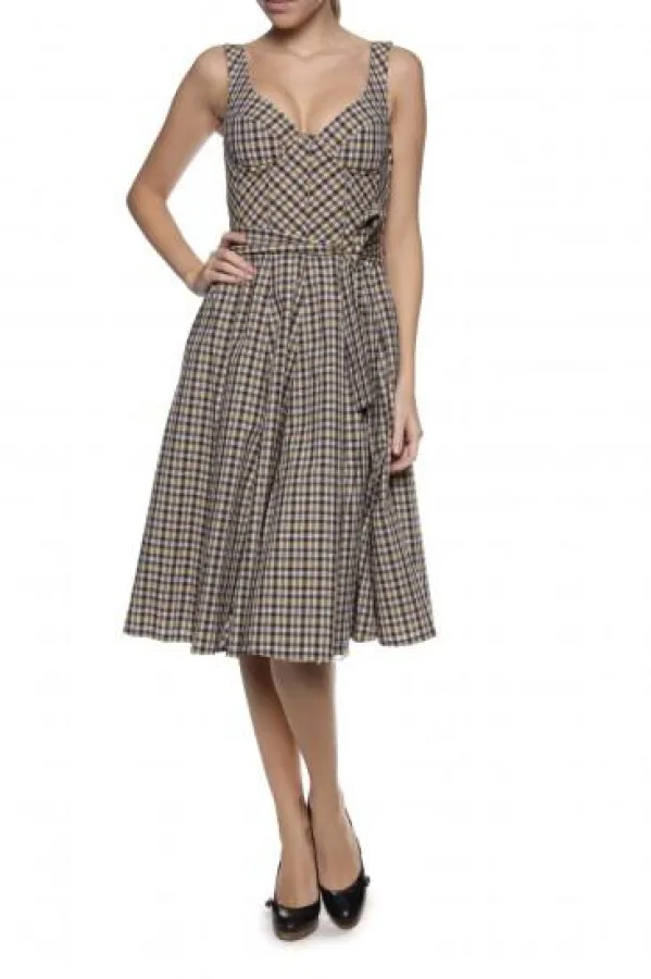 Vintage- und Retrolook findet sich in den Kleidern von Alexander McQueen wieder. Quelle:kissafrog.de