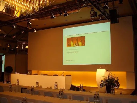 Bild: Finanzkongress im Heyatt Regency Hotel am Kölner Rheinufer