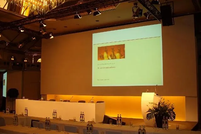 Bild: Finanzkongress im Heyatt Regency Hotel am Kölner Rheinufer
